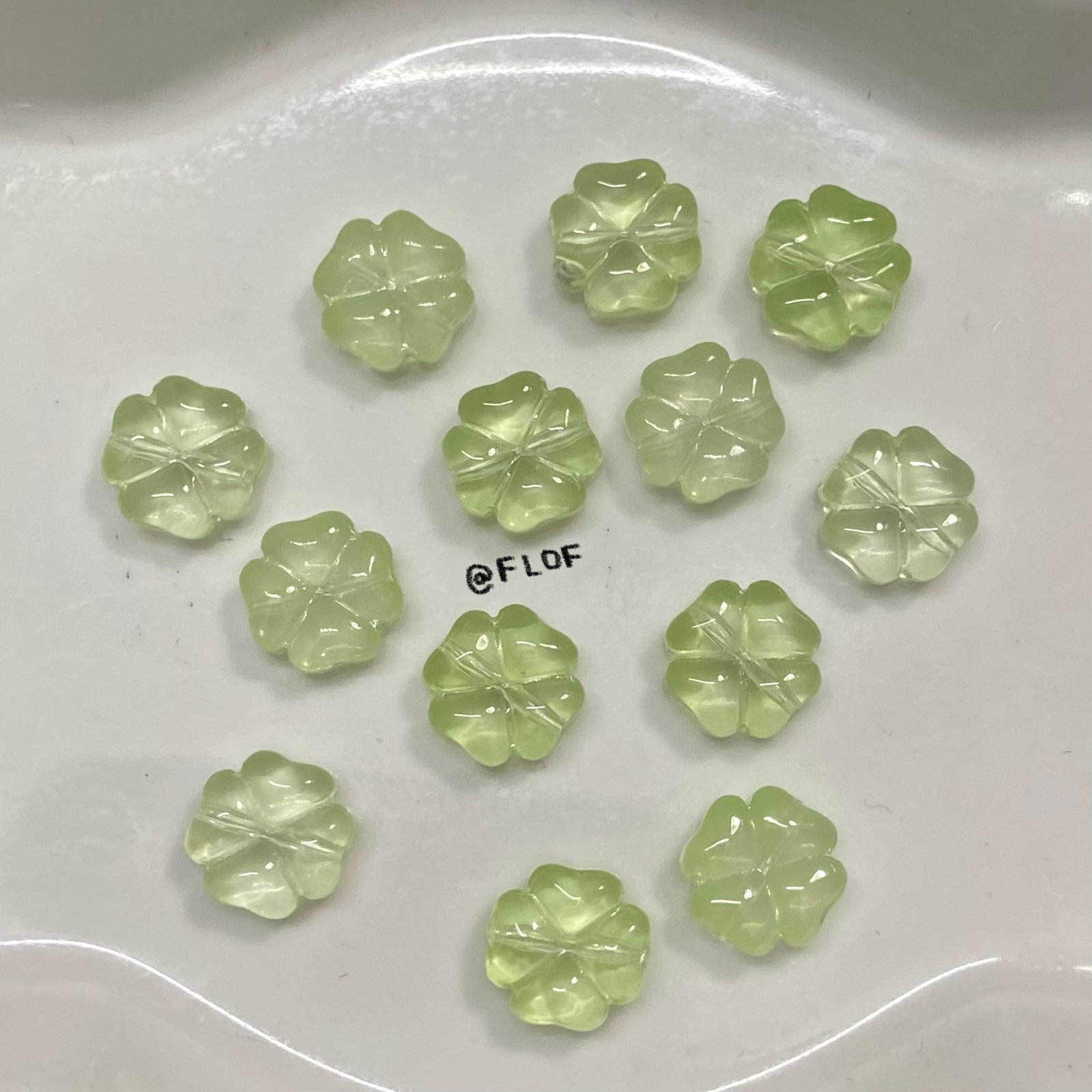 Glass clover beads
